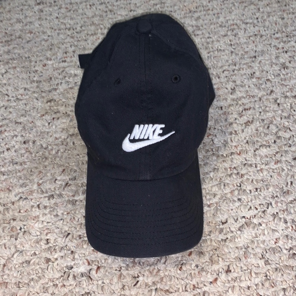 Black Nike hat, one size.
